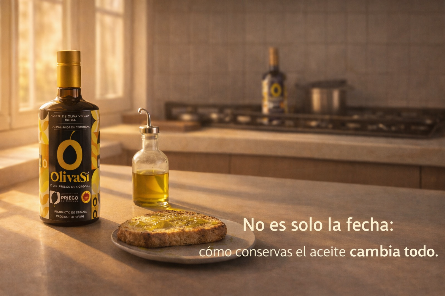 Botella de aceite de oliva virgen extra bien conservada en una cocina