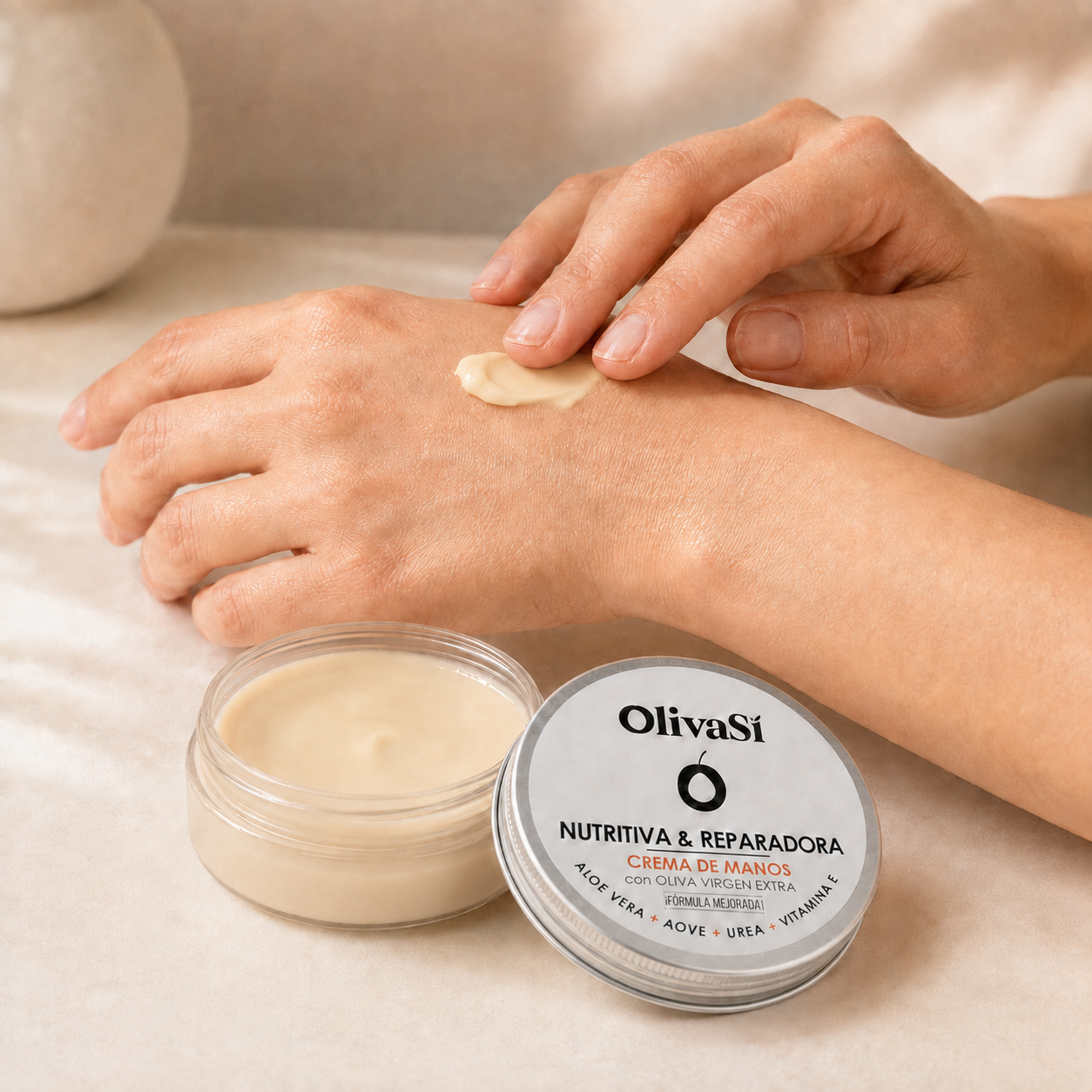 Crema Reparadora de Manos a Base de Aceite de Oliva Virgen Extra - 50 ml